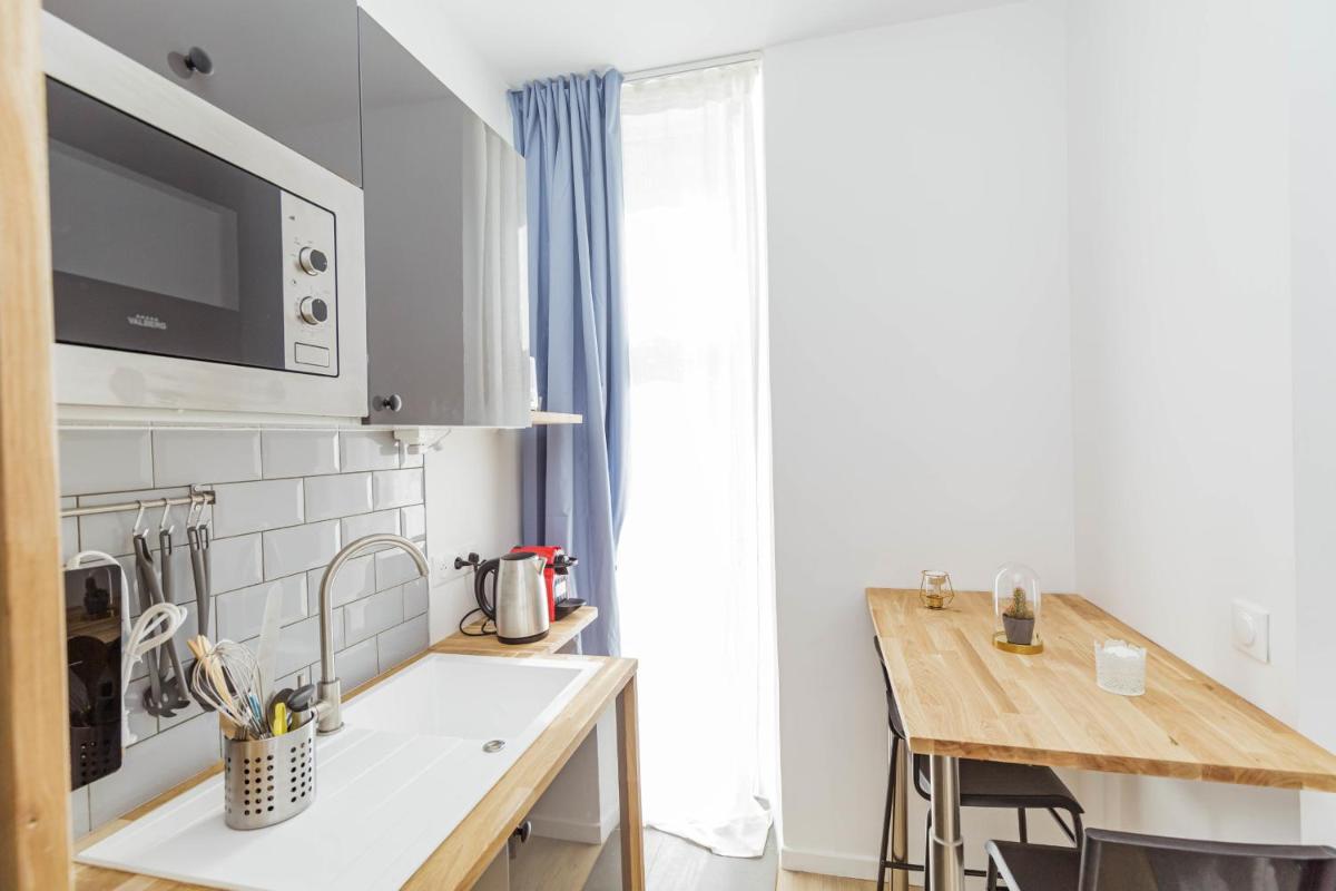 NICE 23 m Bright and Renovated - courtyard side - image 6