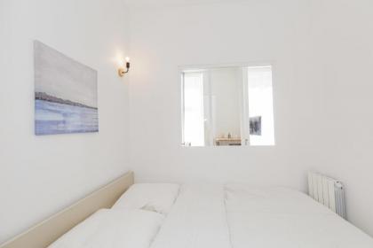 NICE 23 m Bright and Renovated - courtyard side - image 8