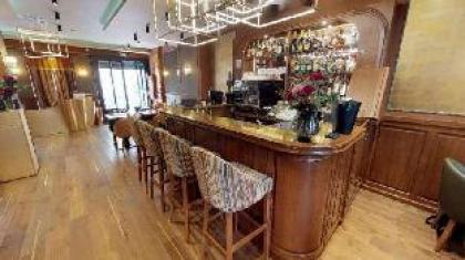 Mom'Art Hotel & Spa - image 2