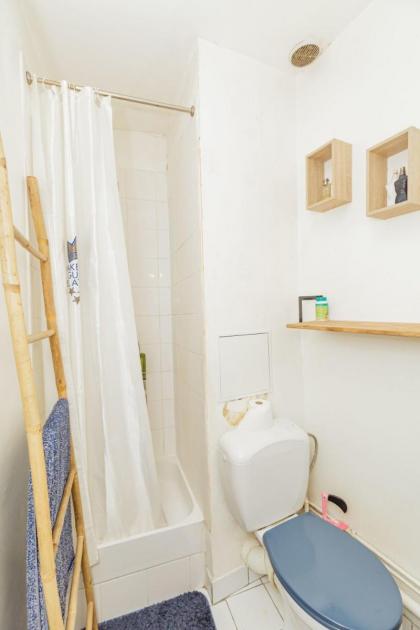Nice 23m located in the heart of Paris! - image 16