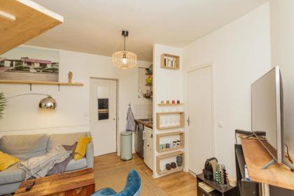 Nice 23m located in the heart of Paris! - image 3