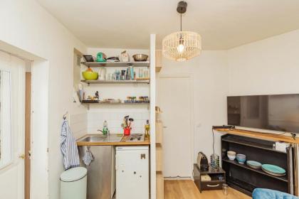Nice 23m located in the heart of Paris! - image 6