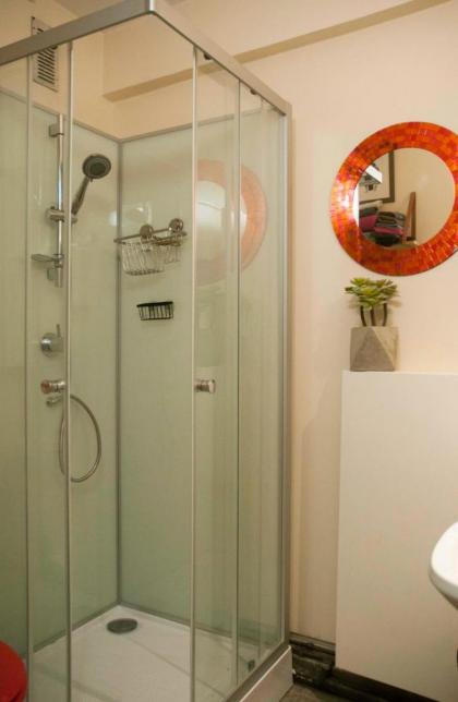 Nice 34m With Balcony In The Heart Of Paris - image 14