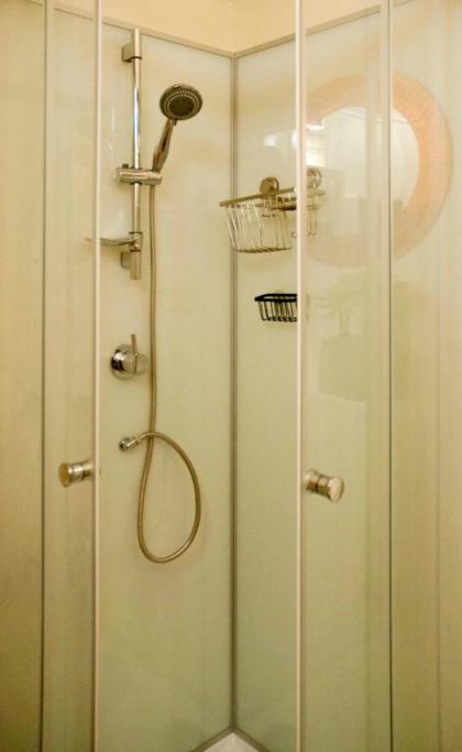 Nice 34m With Balcony In The Heart Of Paris - image 15