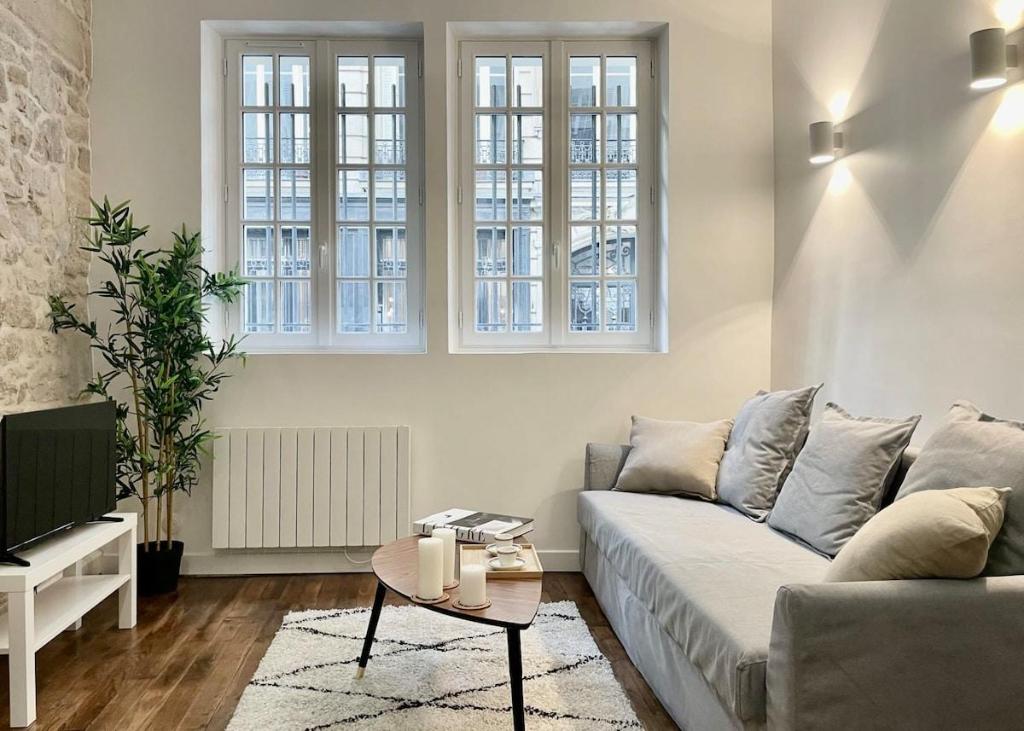 B 1599 - Stunning studio in Le Marais - main image