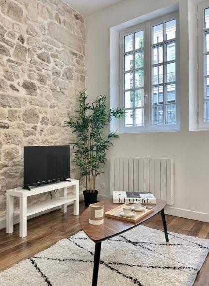 B 1599 - Stunning studio in Le Marais - image 17