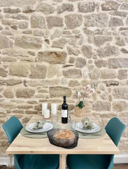 B 1599 - Stunning studio in Le Marais - image 9