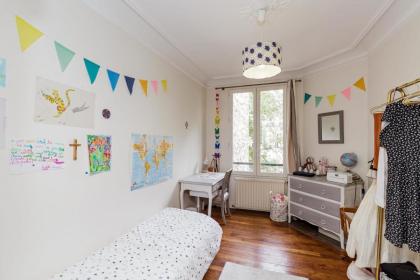 Large Apartment For A Family 2 Adults Max! - image 24