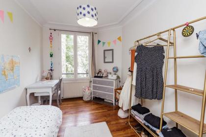Large Apartment For A Family 2 Adults Max! - image 25