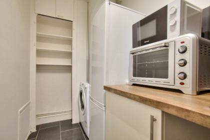 1 Bedroom Notre Dame de Paris Monge - image 10