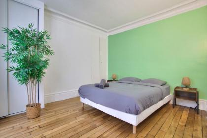 1 Bedroom Notre Dame de Paris Monge - image 13