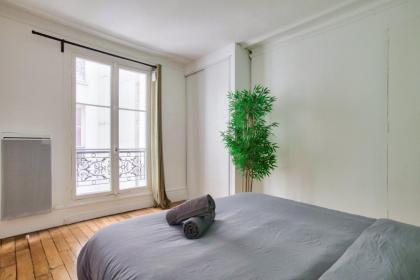 1 Bedroom Notre Dame de Paris Monge - image 14