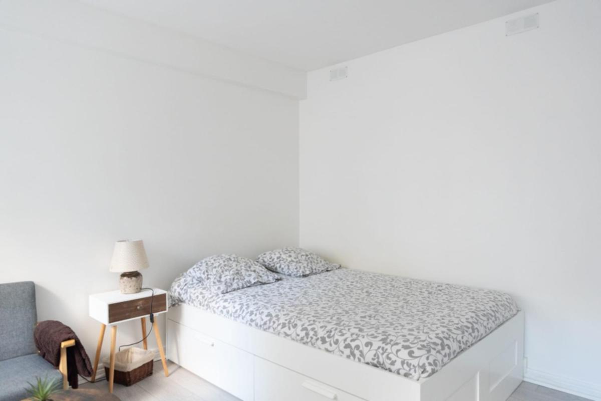 Large and bright studio in the heart of Montmartre - image 2