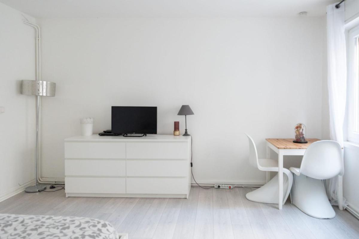 Large and bright studio in the heart of Montmartre - image 3