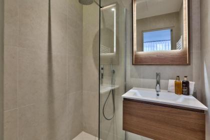 138 - Urban Beautiful Duplex in Saint Germain - image 12