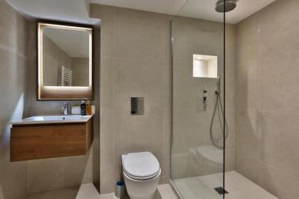 138 - Urban Beautiful Duplex in Saint Germain - image 4