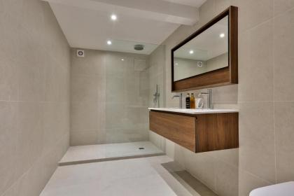 139 - Urban Pretty Duplex in Saint-Germain - image 14