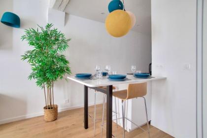 1 Bedroom Louvre Saint Honoré - image 6