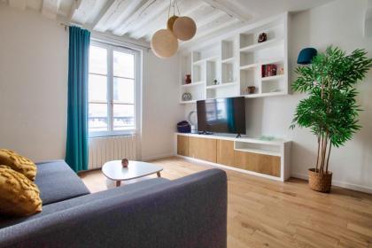 1 Bedroom Louvre Saint Honoré - image 9