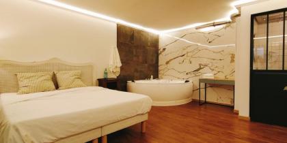 Jaccuzi appartement Belleville - image 2