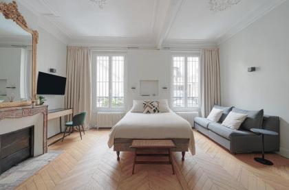 Studio Quartier Champs Elysées 2
