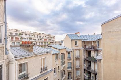 Paris Eiffel Studio - image 17