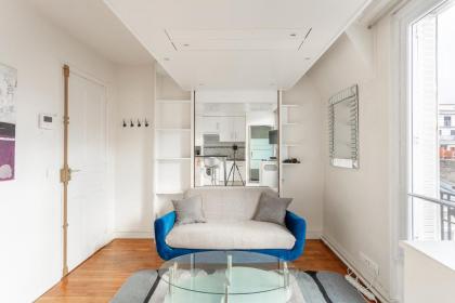 Paris Eiffel Studio - image 6