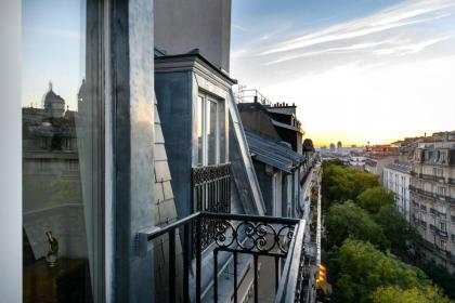 Magnificent apartment Sacré-Coeur - Paris 18ème - by feelluxuryholidays - image 23