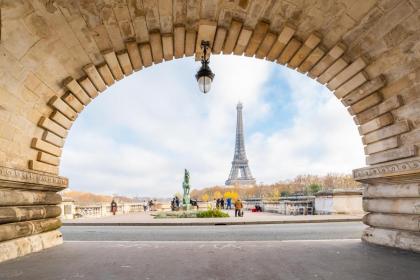 Veeve - Impressions of the Eiffel Tower - image 25