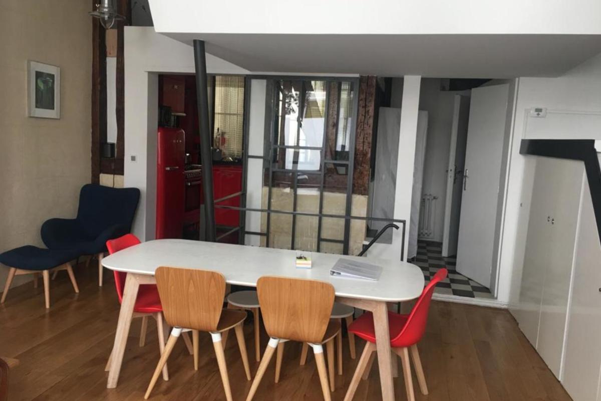 Spacious loft at 2 steps from the Chocolate Museum - image 4
