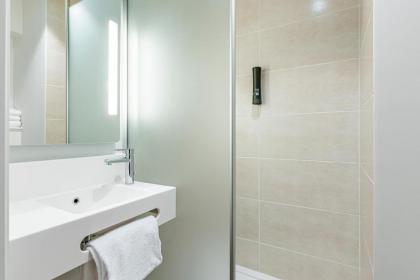 B&B HOTEL Paris Ivry Quai de Seine - image 2