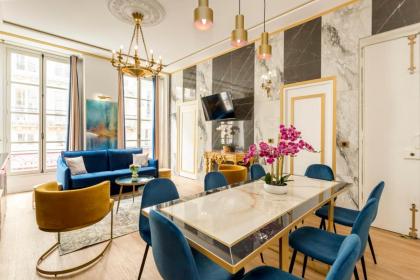 Luxury 3 bedroom 2 bathroom apartment - Louvre