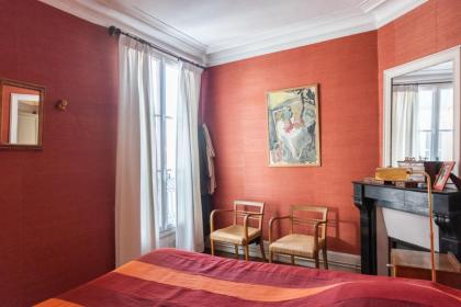 Beautiful 120m near the Sainte-Chapelle - image 15