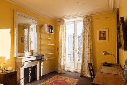 Beautiful 120m near the Sainte-Chapelle - image 19