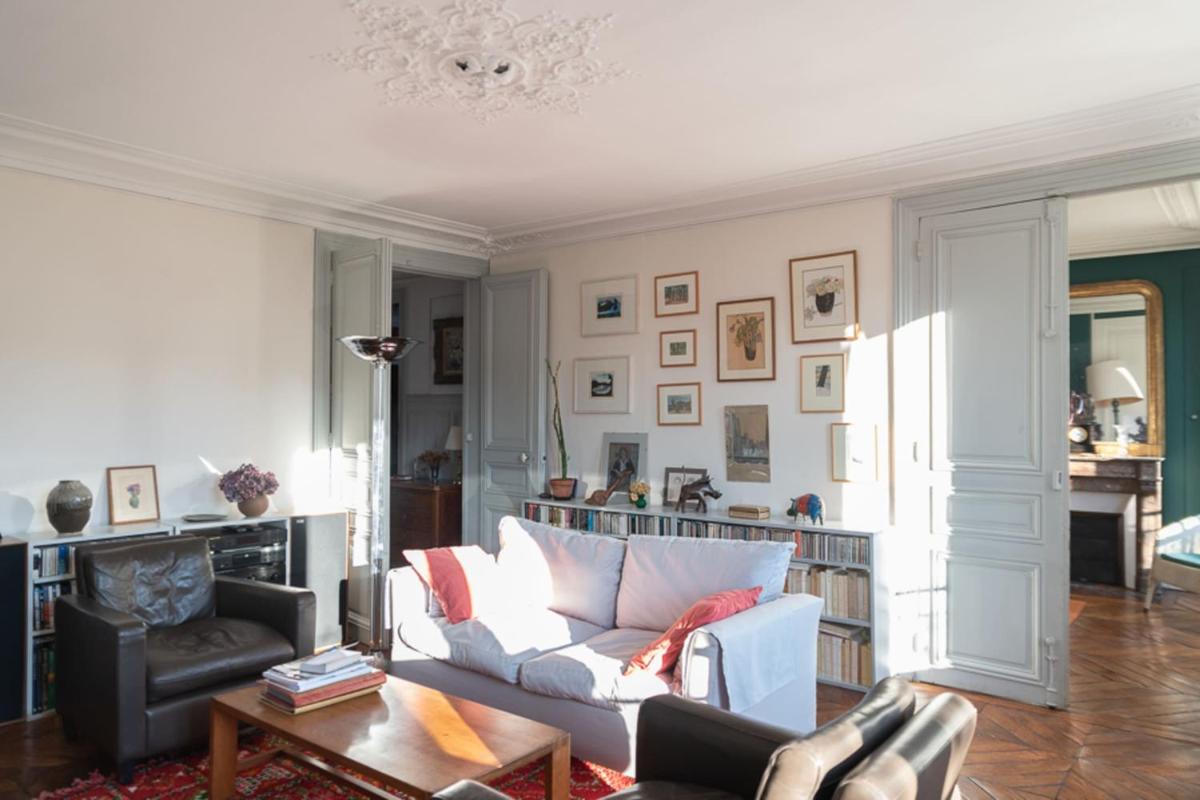 Beautiful 120m near the Sainte-Chapelle - image 7