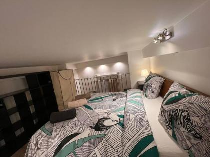 Studio Balcon Champs-Élysées - HALA PARIS - image 3