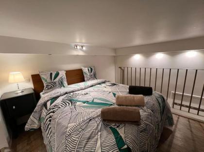 Studio Balcon Champs-Élysées - HALA PARIS - image 6