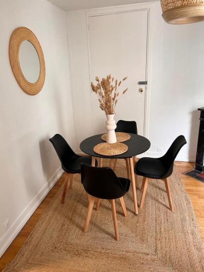 Chic Apartment on the famous shopping Rue du Faubourg Saint-Honoré street - image 10