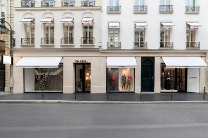 Chic Apartment on the famous shopping Rue du Faubourg Saint-Honoré street - image 7