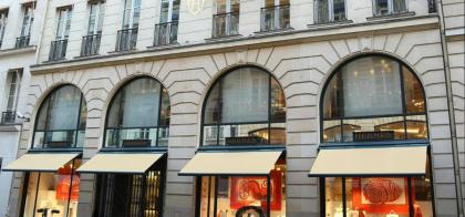 Chic Apartment on the famous shopping Rue du Faubourg Saint-Honoré street - image 8
