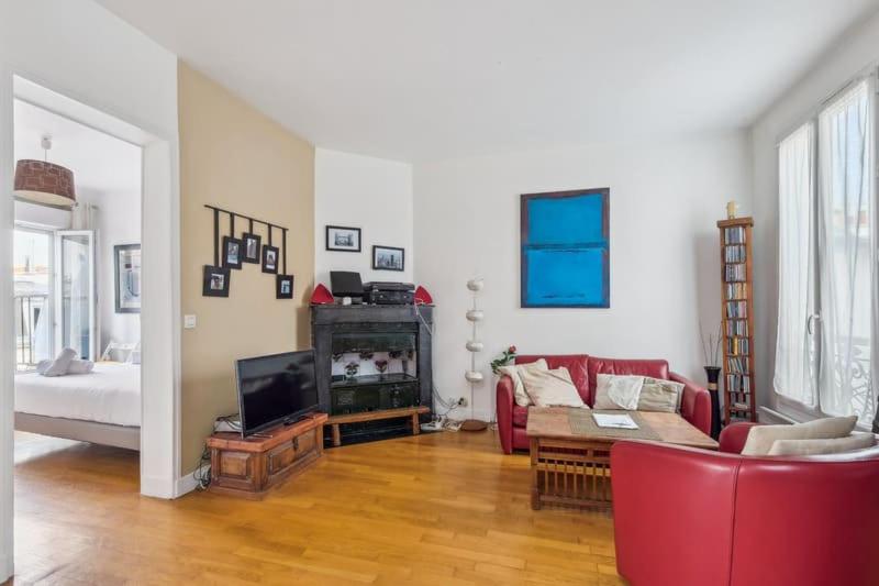 Charming Parisian Apartment - main image