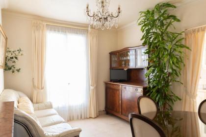 Elegant apt for 2 near the Montparnasse tower - image 3