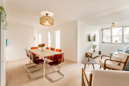 Cosy 3 bedroom 2 bathroom - Eiffel Tower