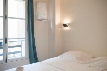 Bright & Spacious apartment in Madeleine - image 11