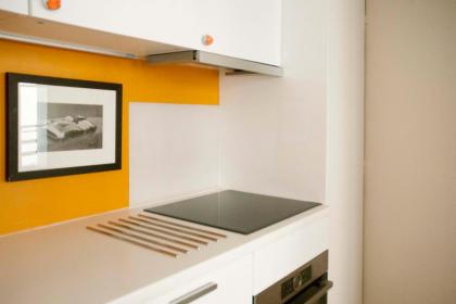 Bright & Spacious apartment in Madeleine - image 4
