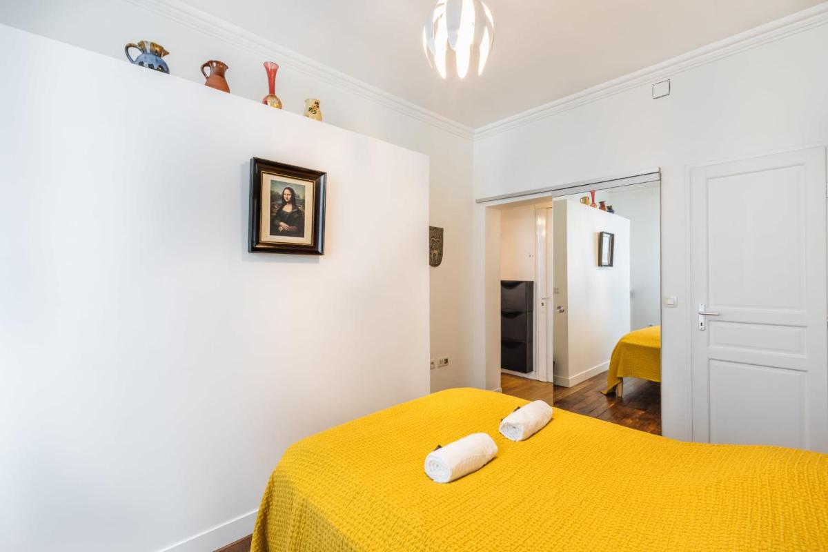Nice 34m well located - Montmartre district - image 5
