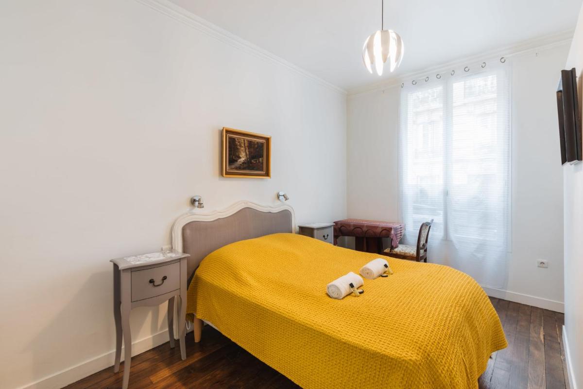 Nice 34m well located - Montmartre district - image 6