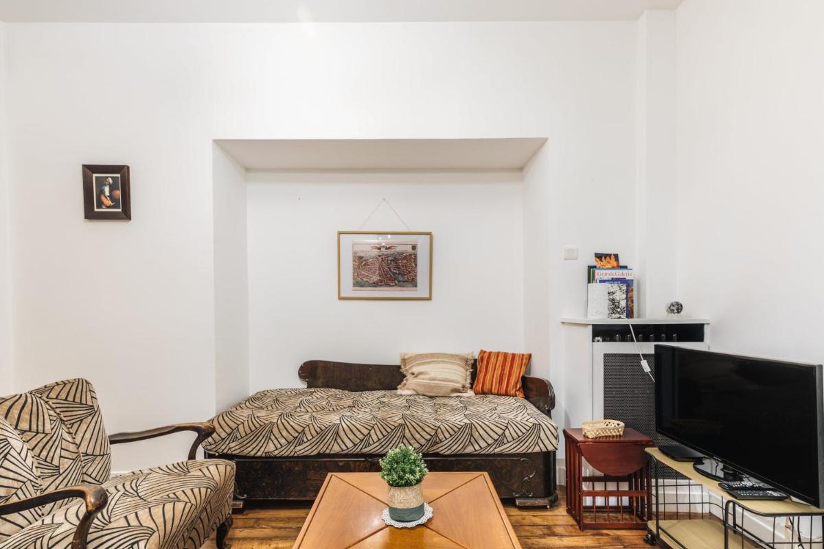 Nice 34m well located - Montmartre district - image 7