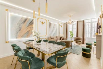 Luxury 3 bedroom and 3 bathroom -Louvre Marais