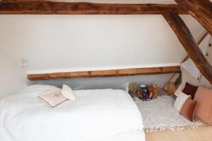 120 m with terrace - in the heart of the Marais - image 12